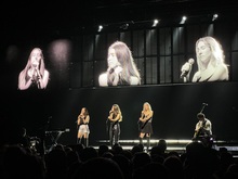 HAIM / Dora Jar on Oct 7, 2025 [530-small]