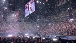 Billie Eilish / Tom Odell on Oct 9, 2025 [473-small]