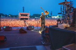 tags: Bruce Springsteen & The E Street Band - Bruce Springsteen & The E Street Band / Simply Red / Jack Johnson / Triggerfinger on Jun 18, 2023 [678-small]