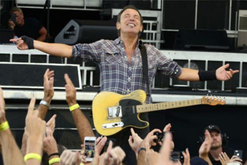 tags: Bruce Springsteen & The E Street Band - Bruce Springsteen & The E Street Band / Jet / Diesel on Feb 11, 2017 [640-small]