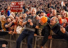 Bruce Springsteen & The E Street Band / Paul McCartney on Jun 7, 2025 [111-small]