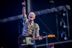 Bruce Springsteen & The E Street Band / Paul McCartney on Jun 7, 2025 [112-small]