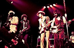 Bruce Springsteen & The E Street Band on Oct 17, 1975 [784-small]