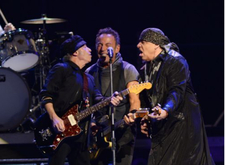 tags: Bruce Springsteen & The E Street Band - Bruce Springsteen & The E Street Band on Feb 29, 2016 [895-small]
