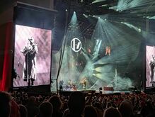 Twenty One Pilots / Dayglow on Oct 19, 2025 [166-small]