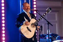 Colin Hay on Jan 28, 2023 [302-small]