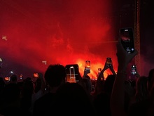 Tate McRae / Zara Larsson on Aug 5, 2025 [976-small]