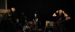 The Wedding Present: Rachael Wood (guitar), David Gedge (guitar/vocals), Christopher Hardwick (drums), Stuart Hastings (bass)., The Wedding Present / Paolo Ruiu on Oct 26, 2025 [552-small]