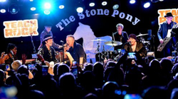 tags: Bruce Springsteen, Little Steven & The Disciples of Soul - Little Steven & The Disciples of Soul / Bruce Springsteen / Darlene Love / Gary U.S. Bonds / Jesse Malin on Oct 25, 2025 [700-small]