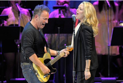 tags: Bruce Springsteen, Kate Hudson - Rock for the Rainforest on May 13, 2010 [186-small]