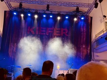Kiefer Sutherland / Sari Schorr & Jim Kirkpatrick on Jul 26, 2023 [084-small]