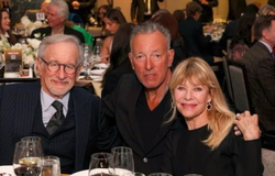 Bruce Springsteen / Meryl Streep / Whoopie Goldberg / Drew Barrymore / Steven Spielberg / Kate Capshaw on Oct 13, 2024 [554-small]