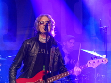 Glenn Hughes / Sophie Lloyd on Oct 22, 2025 [380-small]