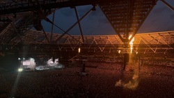 Sam Fender / Olivia Dean / CMAT on Jun 6, 2025 [749-small]