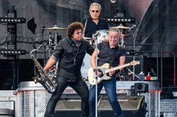 tags: Bruce Springsteen & The E Street Band - Bruce Springsteen & The E Street Band / Tash Sultana / The Teskey Brothers on Jul 25, 2023 [990-small]