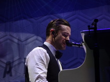 Justin Timberlake on Dec 11, 2013 [274-small]