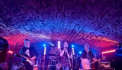 tags: White Skies, Edinburgh, Scotland, United Kingdom, Bannerman's - Ten / White Skies on Jun 8, 2024 [368-small]
