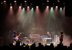 tags: Khruangbin - Khruangbin / Devon Gilfillian on Nov 9, 2025 [455-small]