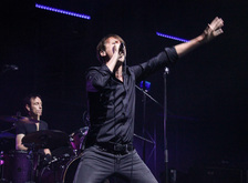 Suede / Nadine Shah on Nov 3, 2021 [097-small]
