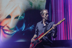 Suede / Nadine Shah on Nov 3, 2021 [099-small]