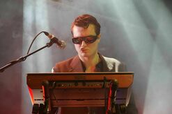 Warmduscher / Frankie Archer on Nov 14, 2025 [199-small]