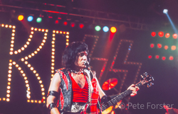 tags: KISS, Edinburgh, Scotland, United Kingdom, Edinburgh Playhouse - KISS / Bon Jovi on Oct 6, 1984 [945-small]