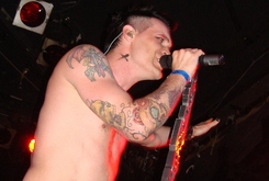 Julien-K ~ Ryan Shuck, tags: Julien-K, Los Angeles, California, United States, The Roxy Theatre - Julien-K / TheStart / DEAD ROSE BEAUTY / Chester Bennington special guest on Apr 8, 2009 [874-small]