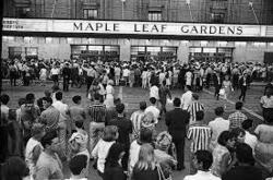 The Beatles / The Remains / The Ronettes / The Cyrkle / Bobby Hebb on Aug 17, 1966 [561-small]