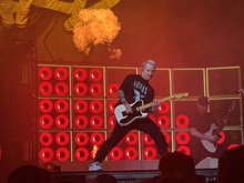 A Day To Remember / Yellowcard / The Wonder Years / Dinosaur Pile-Up on Nov 21, 2025 [708-small]