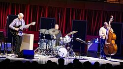 John Scofield on Nov 22, 2025 [732-small]