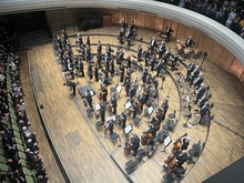 Residentie Orkest / Pablo González (conductor) / Julia Hagen (cello) on Nov 28, 2025 [237-small]