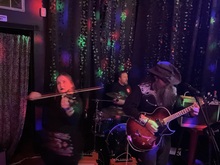 Eyrie House Ruins / Two Wrong Turns / Luke Deroy on Nov 30, 2025 [928-small]