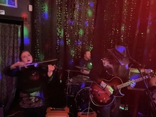 Eyrie House Ruins / Two Wrong Turns / Luke Deroy on Nov 30, 2025 [929-small]