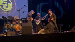 Eric Johnson on Oct 12, 2025 [685-small]