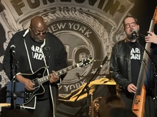 Fun Lovin' Criminals / Tomás Doncker on Dec 9, 2025 [516-small]