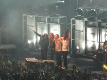Halestorm / Papa Roach / Shinedown on Dec 12, 2009 [623-small]