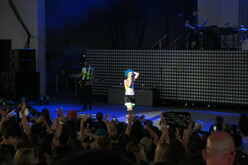 Paramore, Fall Out Boy / Paramore / New Politics / LØLØ on Jun 28, 2014 [320-small]