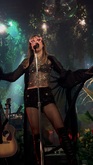 Suki Waterhouse / Bully on Dec 15, 2024 [643-small]