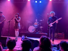 Pom Pom Squad joins Nada Surf for “Popular”, tags: Nada Surf, Pom Pom Squad, New York, New York, United States, Music Hall of Williamsburg - Nada Surf / Pom Pom Squad on Nov 20, 2021 [182-small]