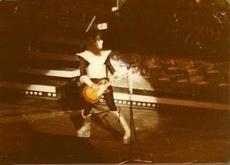 KISS / Piper on Dec 22, 1977 [926-small]