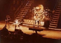 KISS / Piper on Dec 22, 1977 [927-small]