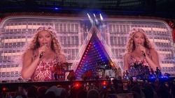 Beyoncé on Jun 21, 2025 [707-small]