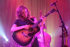 Mandolin Orange / Eli West on Apr 4, 2017 [002-small]