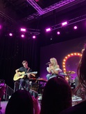 Sabrina Carpenter on Jul 16, 2022 [313-small]