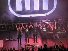 Mammoth WVH / Myles Kennedy / Return to Dust on Nov 19, 2025 [636-small]