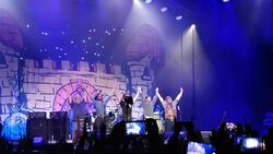 Foo Fighters / Weezer / Tenacious D on Oct 1, 2019 [575-small]