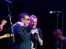 tags: Gary U.S. Bonds, Bruce Springsteen - Light of Day Winter Festival on Jan 17, 2026 [447-small]