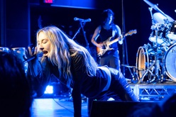 HAIM on Apr 23, 2025 [440-small]