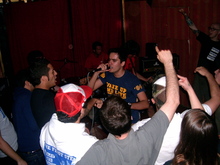 Champion / Pointing Finger on May 10, 2005 [994-small]