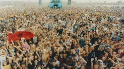 Guns N' Roses / Skid Row / Rose Tattoo / Pearls & Swine on Feb 1, 1993 [077-small]